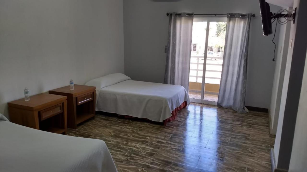 Hotel Maria Isabel Escarcega Bagian luar foto